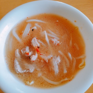豚肉 玉葱 モヤシのピリ辛味噌スープ